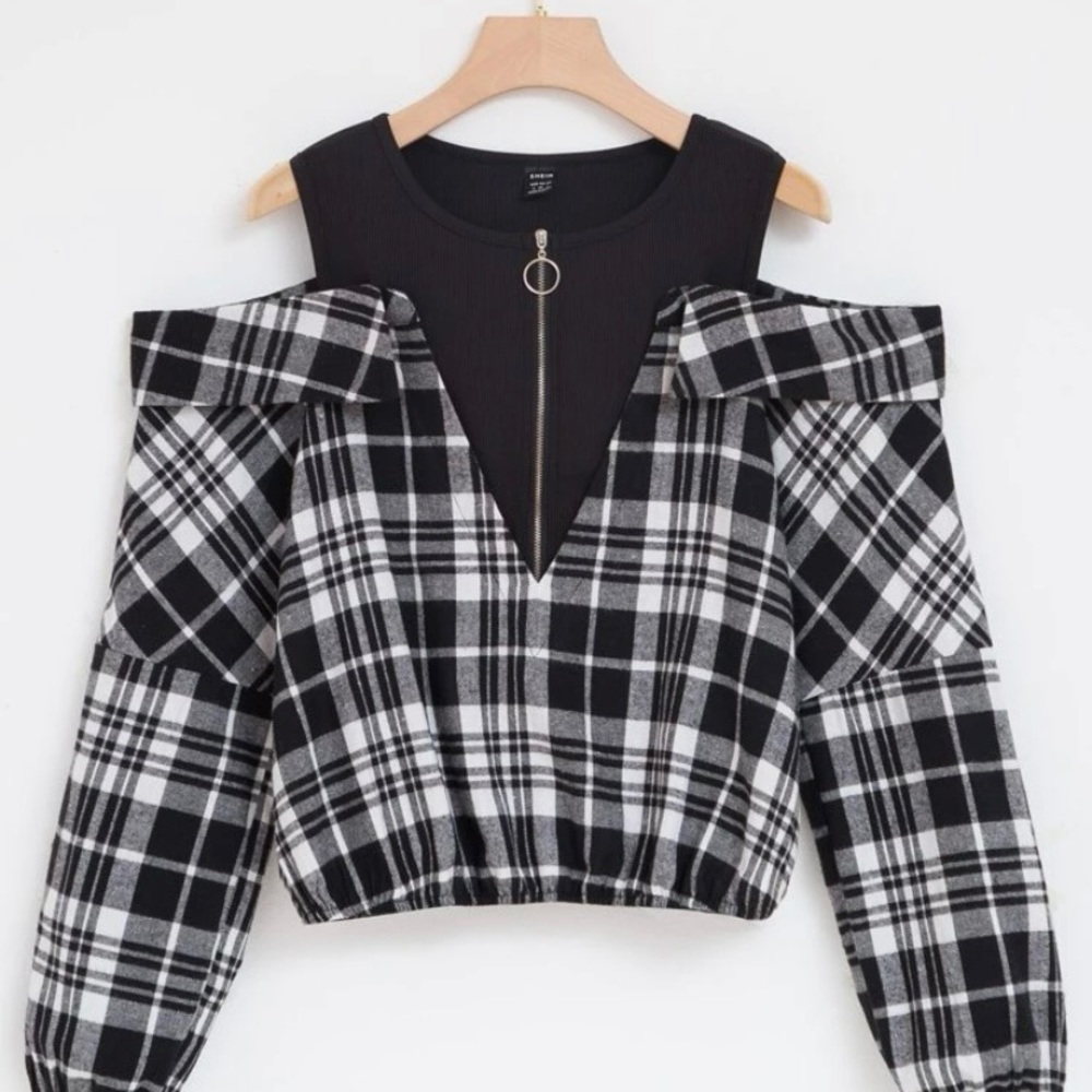 Black and white tee-long sleeve